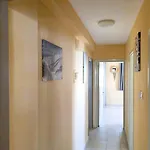 Comfy And Exquisite In A Shared 3br Near Main Harbor, Center Appartement *