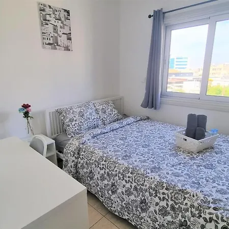 아파트 Comfy And Exquisite In A Shared 3br Near Main Harbor, Center 라르나카