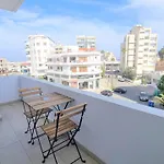 Comfy And Exquisite In A Shared 3br Near Main Harbor, Center * لارنكا