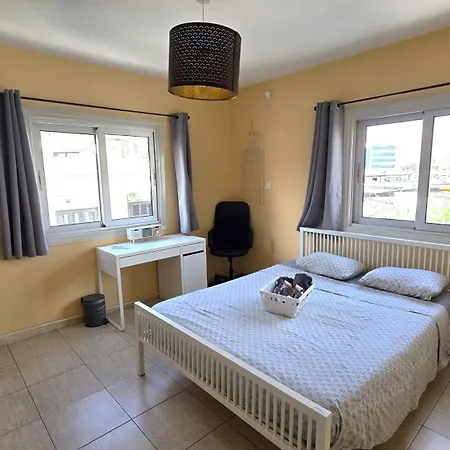 Апартаменты Comfy And Exquisite In A Shared 3br Near Main Harbor, Center Ларнака