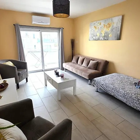 Апартаменты Comfy And Exquisite In A Shared 3br Near Main Harbor, Center *