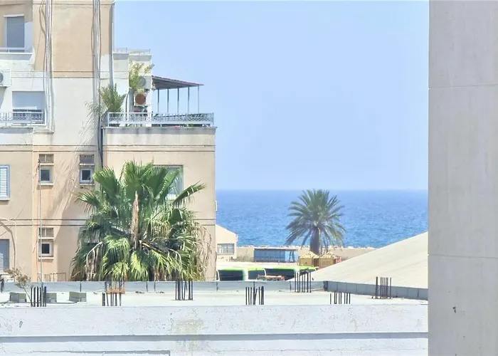 Comfy And Exquisite In A Shared 3br Near Main Harbor, Center Appartement Larnaca