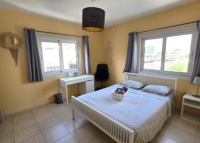 Апартаменты Comfy And Exquisite In A Shared 3br Near Main Harbor, Center Ларнака