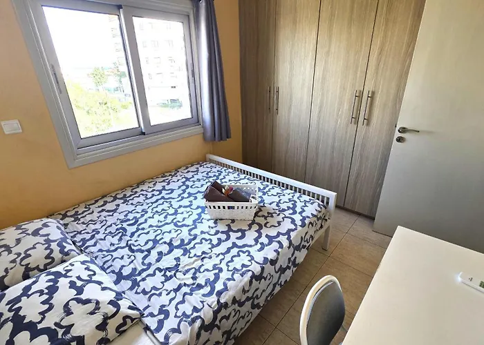 Appartement Comfy And Exquisite In A Shared 3br Near Main Harbor, Center Larnaca