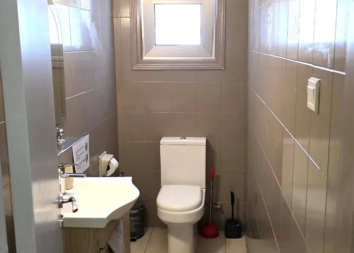 Comfy And Exquisite In A Shared 3br Near Main Harbor, Center Appartement Larnaca