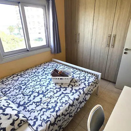 Apartamento Comfy And Exquisite In A Shared 3br Near Main Harbor, Center Larnaca